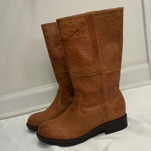 FRYE TAN KIDS HEELED BOOTS.